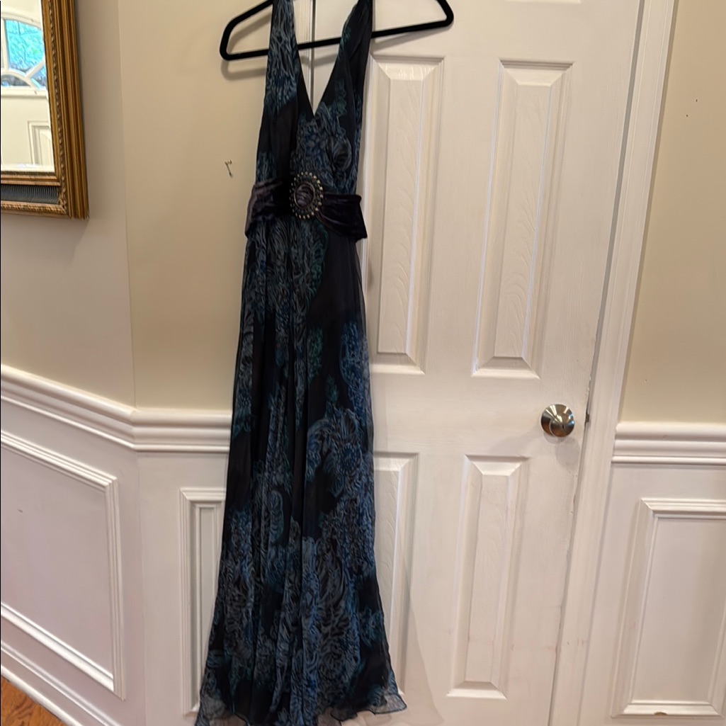Kay Unger Black And Blue Backless Dress